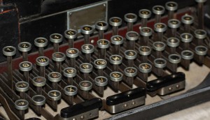 Old-typewriter806